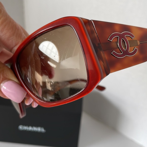 Authentic Chanel Sunglasses. - Picture 9 of 15